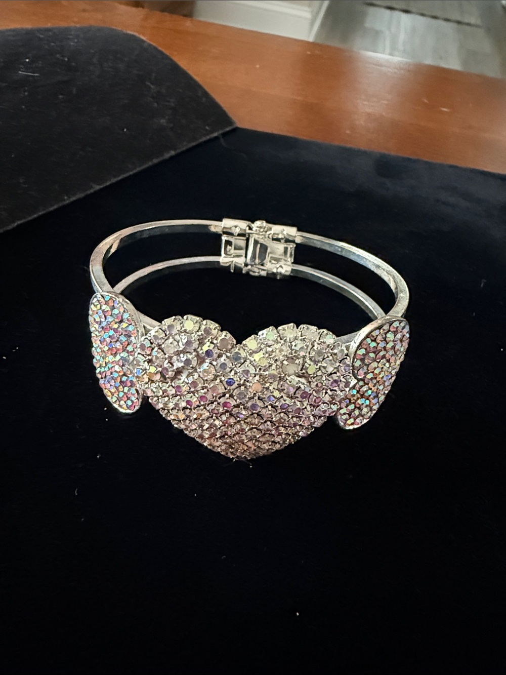 Crystal Heart Pavé Bangle Bracelet - Silver Tone
